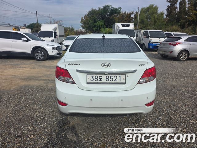 Hyundai Accent (New) Diesel 1.6 VGT Premium 2012 — фото 4