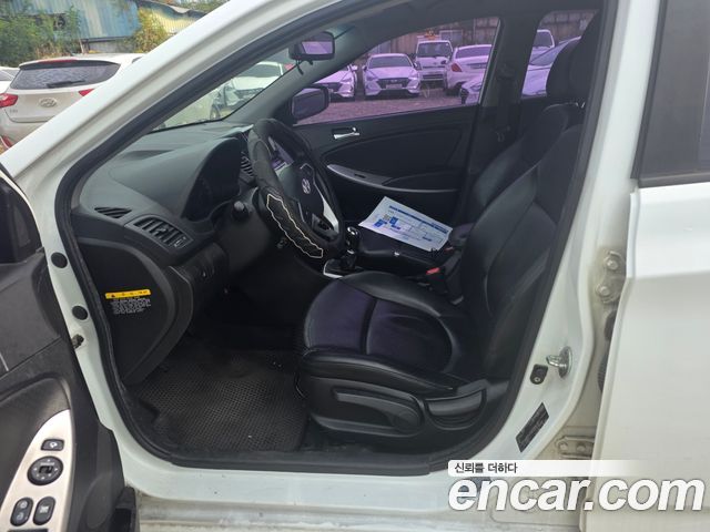 Hyundai Accent (New) Diesel 1.6 VGT Premium 2012 — фото 8