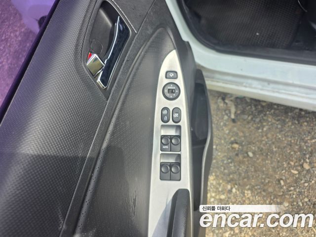 Hyundai Accent (New) Diesel 1.6 VGT Premium 2012 — фото 9