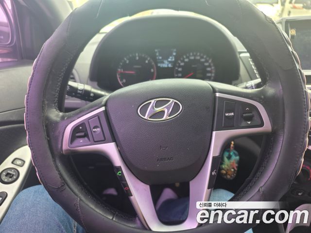 Hyundai Accent (New) Diesel 1.6 VGT Premium 2012 — фото 15