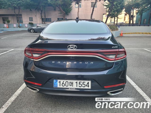 Hyundai Grandeur (IG) 2.2 Diesel Premium Special 2018 — фото 6