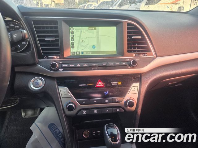 Hyundai Avante (AD) 1.6 GDI Modern special 2016 — фото 15