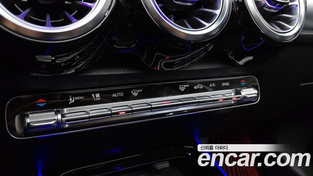 Mercedes-Benz GLB-Class (X247) AMG GLB35 4MATIC 2023 — фото 20