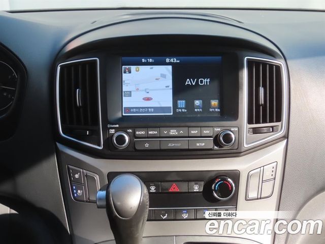 Hyundai Grand Starex Van 5-Seater Modern 2019 — фото 15