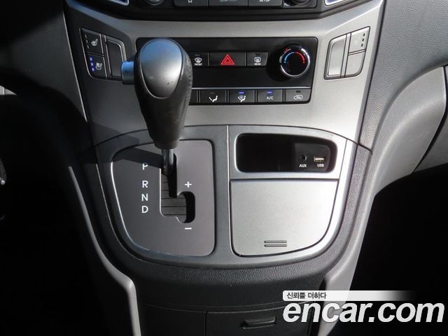 Hyundai Grand Starex Van 5-Seater Modern 2019 — фото 16