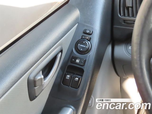 Hyundai Grand Starex Van 5-Seater Modern 2019 — фото 17