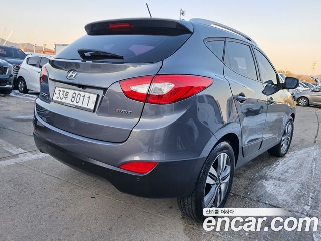 Hyundai Tucson ix Diesel(e-VGT) 2WD Smart special 2015 — фото 2