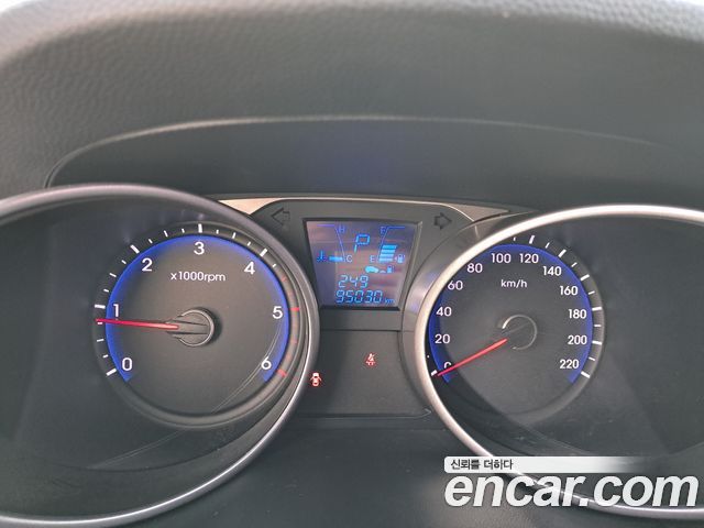 Hyundai Tucson ix Diesel(e-VGT) 2WD Smart special 2015 — фото 8