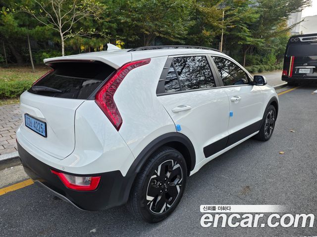 Kia Niro EV Air 2023 — фото 5