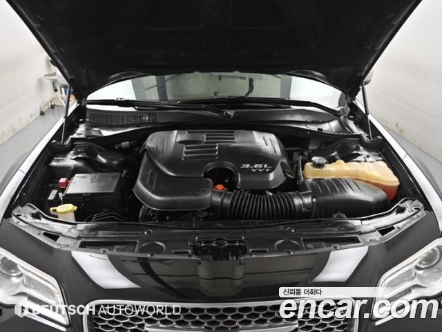 Chrysler 300C 3.6 AWD 2016 — фото 6