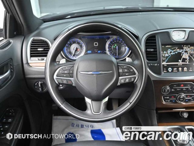Chrysler 300C 3.6 AWD 2016 — фото 17