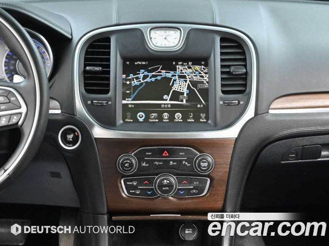 Chrysler 300C 3.6 AWD 2016 — фото 18