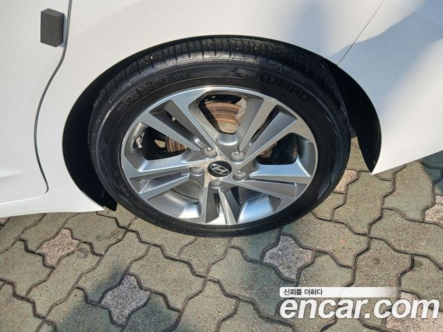 Hyundai Avante (AD) 1.6 GDI Value Plus 2018 — фото 21
