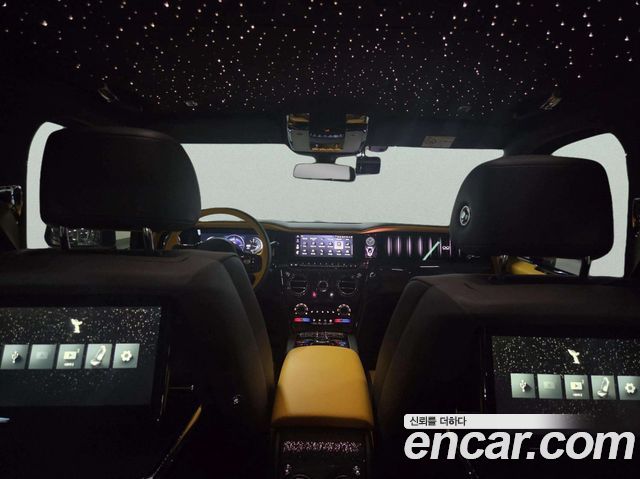 Rolls-Royce Cullinan 6.7 V12 Black Badge 2025 — фото 18