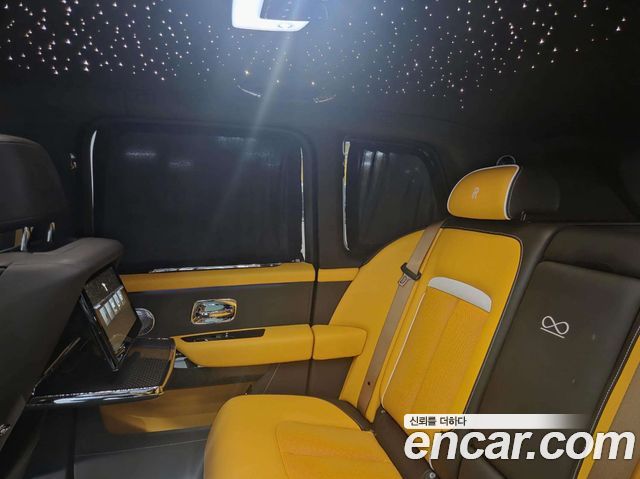 Rolls-Royce Cullinan 6.7 V12 Black Badge 2025 — фото 22