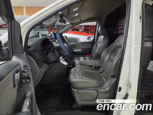 Hyundai Grand Starex 3-Seater VAN CVX Luxury 2015 — фото 6