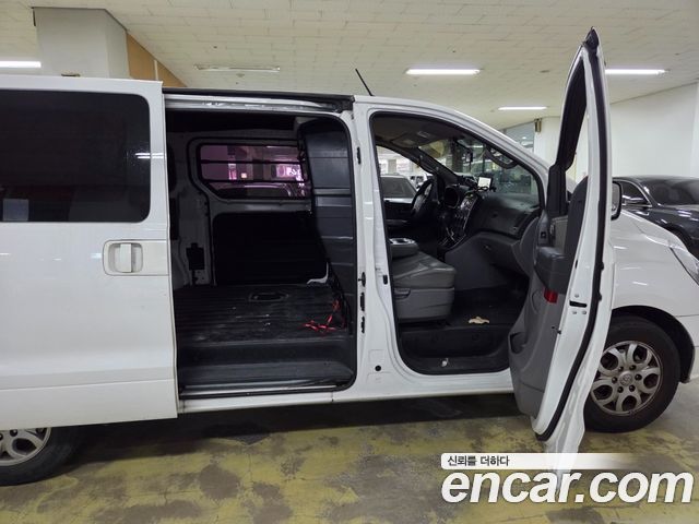 Hyundai Grand Starex 3-Seater VAN CVX Luxury 2015 — фото 8