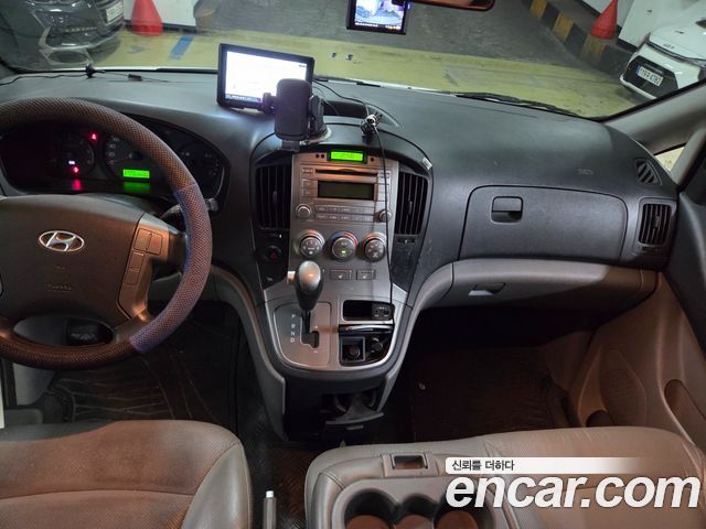 Hyundai Grand Starex 3-Seater VAN CVX Luxury 2015 — фото 9