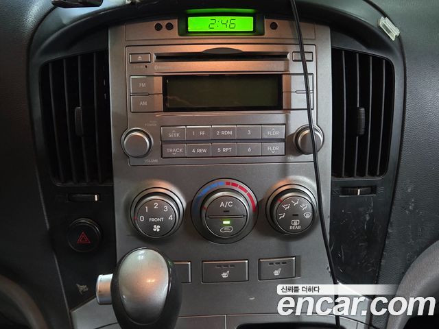 Hyundai Grand Starex 3-Seater VAN CVX Luxury 2015 — фото 17
