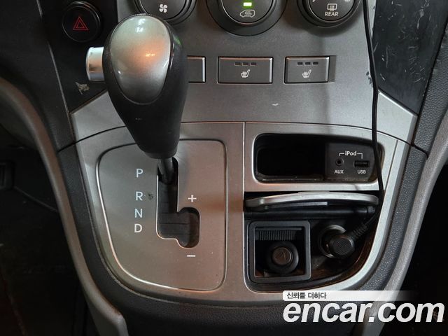 Hyundai Grand Starex 3-Seater VAN CVX Luxury 2015 — фото 18