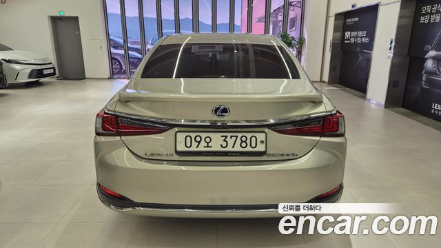 Lexus ES300h (VII) Executive 2019 — фото 4