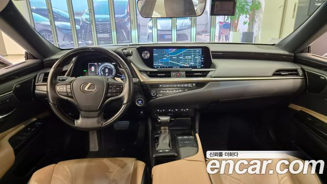 Lexus ES300h (VII) Executive 2019 — фото 7