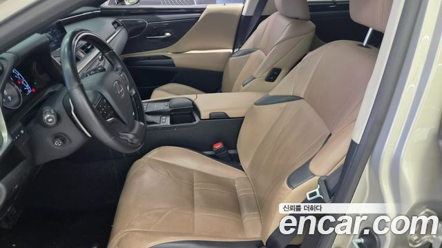 Lexus ES300h (VII) Executive 2019 — фото 10