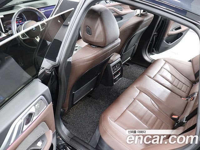 BMW i4 eDrive40 M Sports Pro 2024 — фото 10