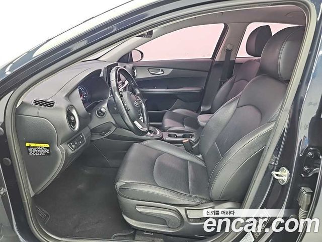 Kia K3 Luxury 2019 — фото 15