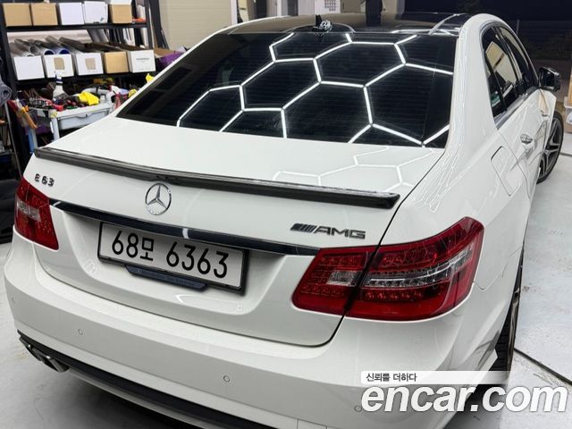 Mercedes-Benz E-Class (W212) E63 AMG 2011 — фото 2