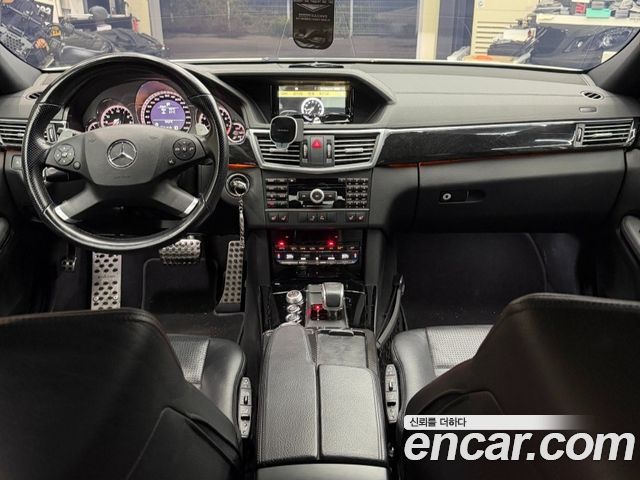 Mercedes-Benz E-Class (W212) E63 AMG 2011 — фото 16