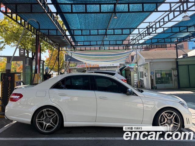 Mercedes-Benz E-Class (W212) E63 AMG 2011 — фото 17