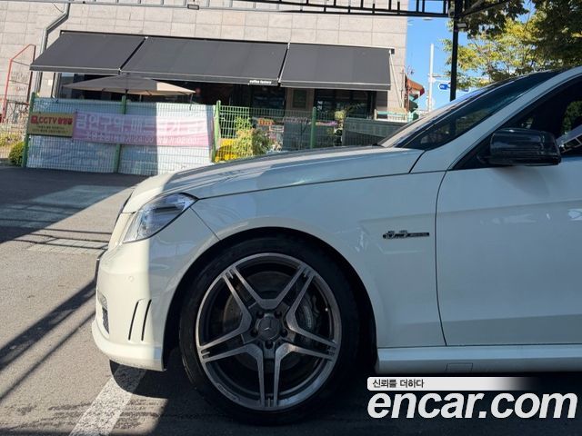 Mercedes-Benz E-Class (W212) E63 AMG 2011 — фото 19