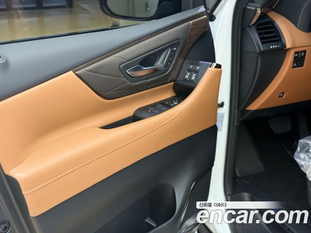 Toyota Alphard (IV) 2.5 HEV Executive AWD 2025 — фото 8