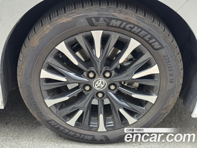 Toyota Alphard (IV) 2.5 HEV Executive AWD 2025 — фото 15
