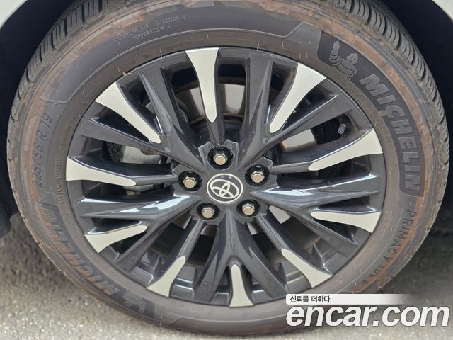 Toyota Alphard (IV) 2.5 HEV Executive AWD 2025 — фото 16