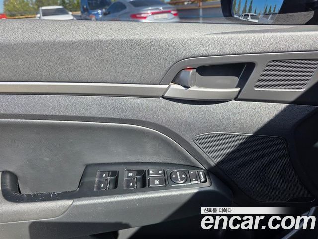 Hyundai Avante (AD) 1.6 GDI Value Plus 2018 — фото 18
