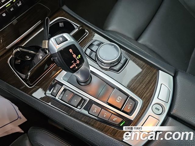 BMW 7 Series (F01) 730d xDrive 2014 — фото 8