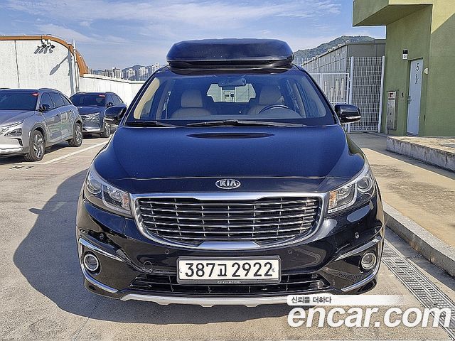 Kia Carnival 9-seater Hi-Limousine Prestige