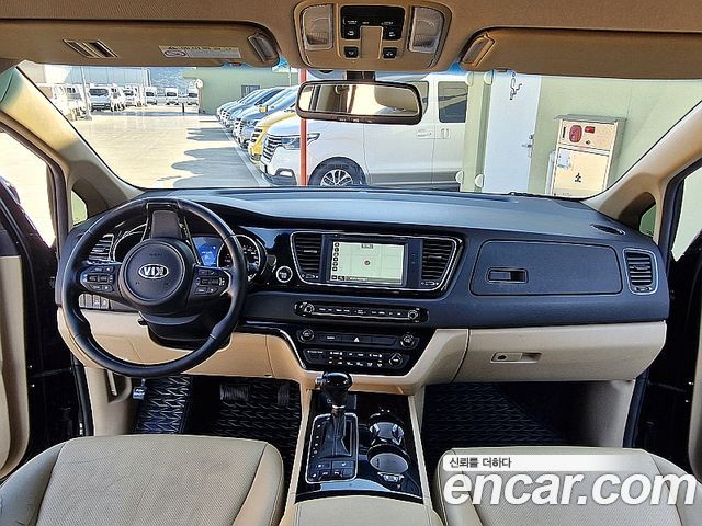 Kia Carnival 9-seater Hi-Limousine Prestige 2015 — фото 7