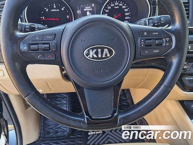 Kia Carnival 9-seater Hi-Limousine Prestige 2015 — фото 21
