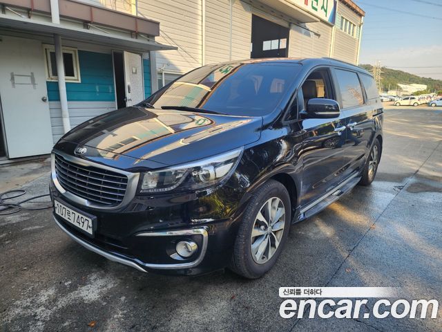 Kia Carnival 9-seater Luxury