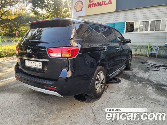 Kia Carnival 9-seater Luxury 2016 — фото 2