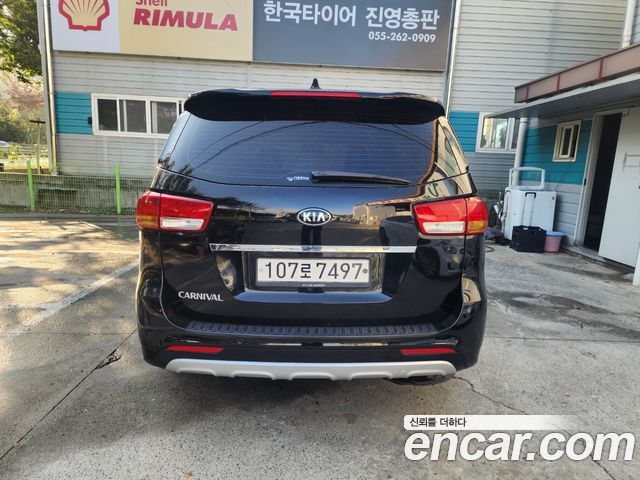 Kia Carnival 9-seater Luxury 2016 — фото 4