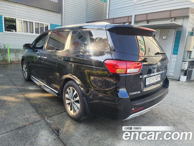 Kia Carnival 9-seater Luxury 2016 — фото 6