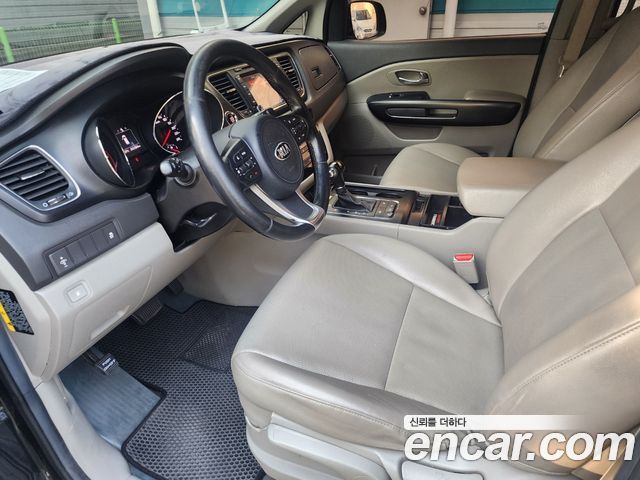 Kia Carnival 9-seater Luxury 2016 — фото 7