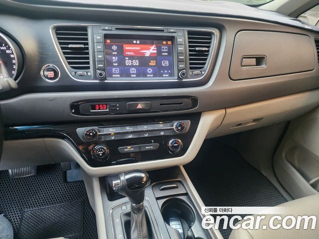 Kia Carnival 9-seater Luxury 2016 — фото 9
