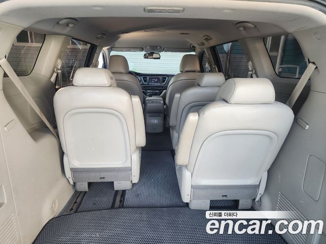 Kia Carnival 9-seater Luxury 2016 — фото 16