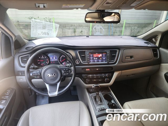 Kia Carnival 9-seater Luxury 2016 — фото 18