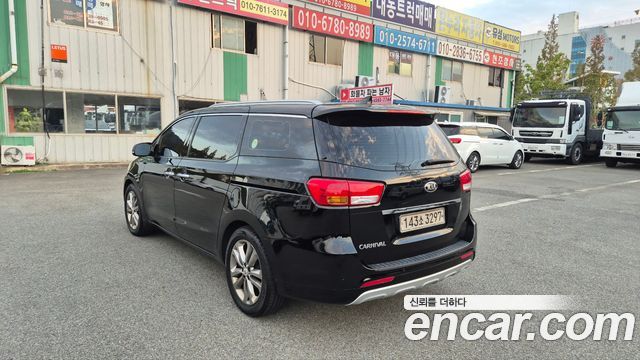 Kia Carnival 9-seater Noblesse 2018 — фото 4